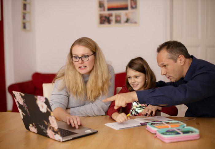 Homeschooling dengan Bantuan AI: Pengalaman Ibu Bapa Urban