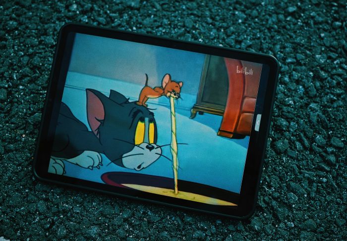 Risiko Screen Time Berlebihan: Data Terkini dari Pakar