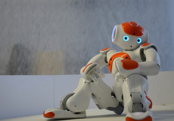 Robot Pengasuh: Etika dan Risiko untuk Kanak-Kanak